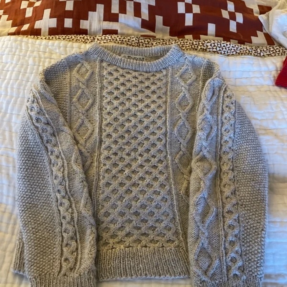 Elegant Women's Cable Knit Sweater
